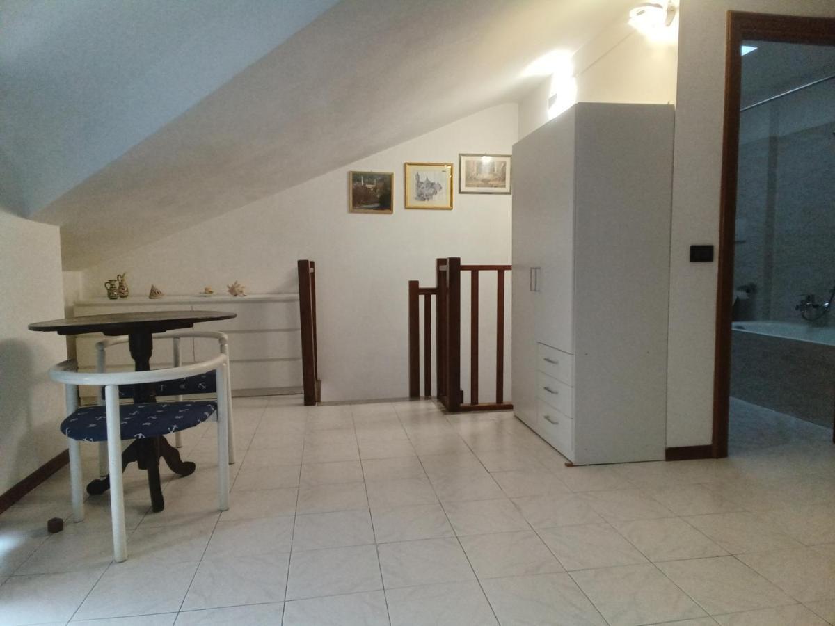 Appartamento - Terrazzo Vivibile Vista Mare, Wi-Fi Gratuito วาลเลโครเซีย ภายนอก รูปภาพ