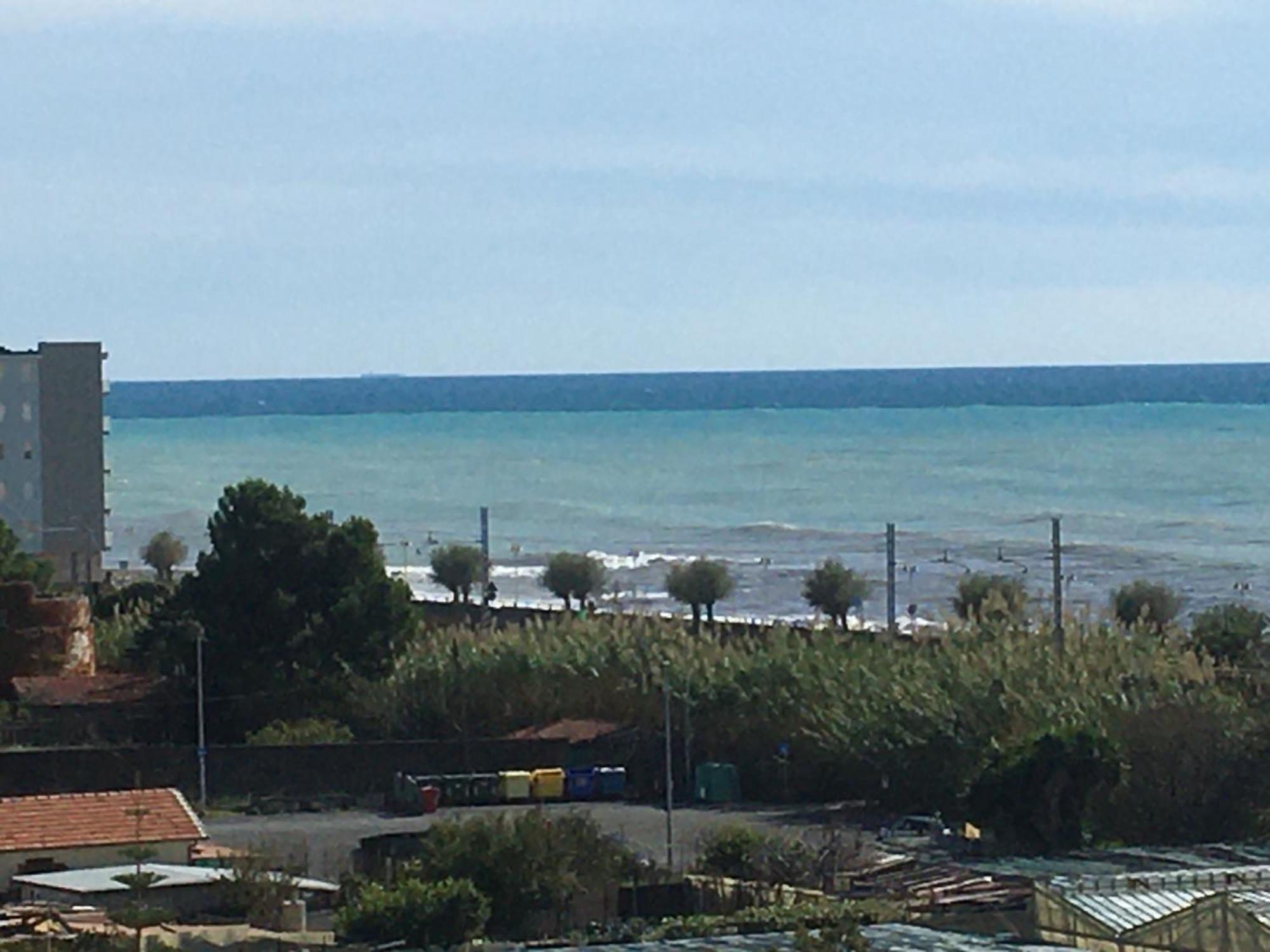 Appartamento - Terrazzo Vivibile Vista Mare, Wi-Fi Gratuito วาลเลโครเซีย ภายนอก รูปภาพ